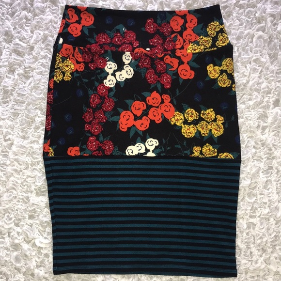 LuLaRoe Dresses & Skirts - Lularoe Cassie skirt